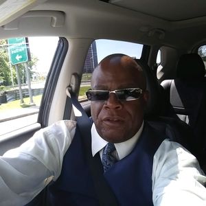 Meet your Posher, Gregory